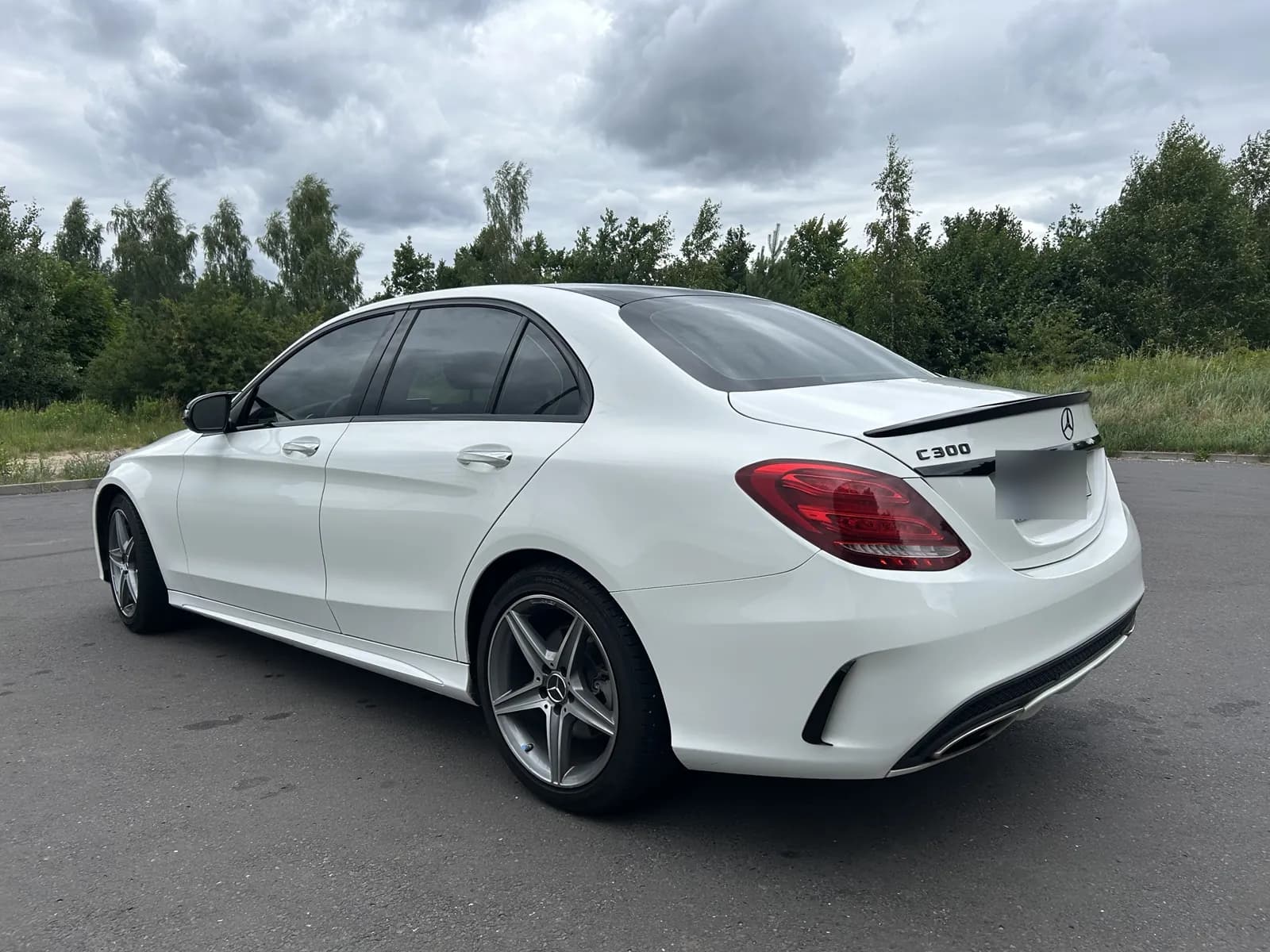Mercedes C300 W205 po naprawie – tył z lotką